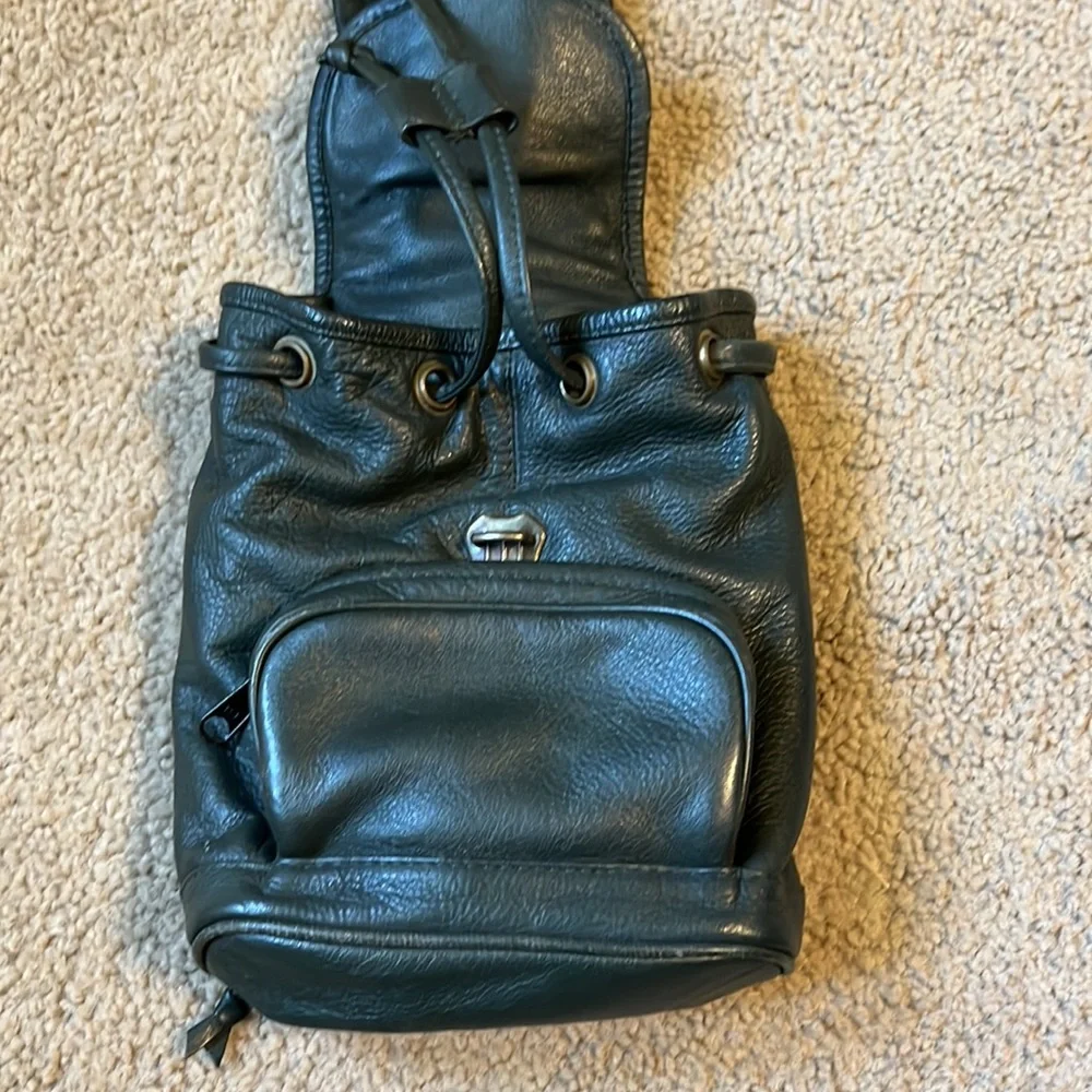 Backpack - Picture 2 of 7